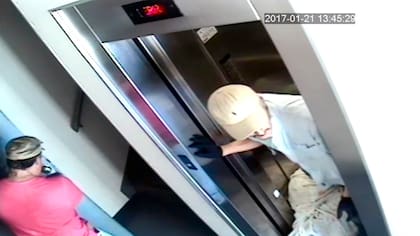 El traslado del cadáver en el ascensor
