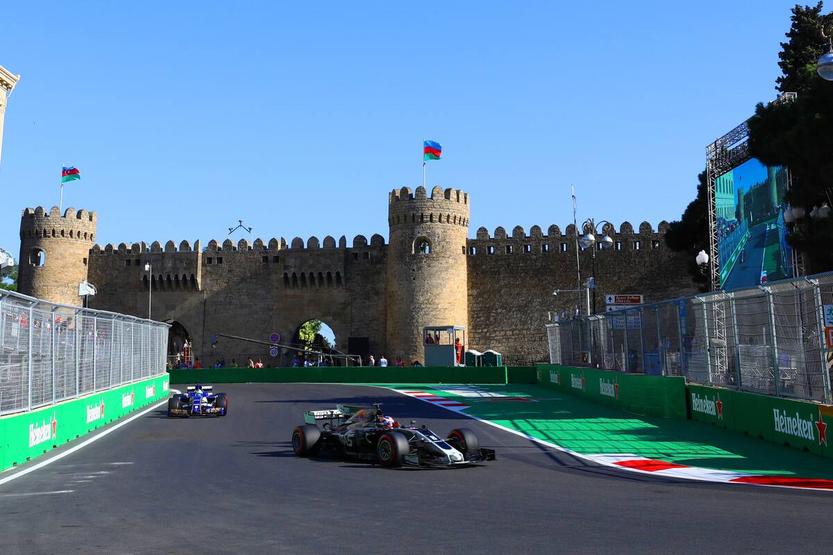 El trazado de Bakú es de los más particulares de la Fórmula 1: callejero, histórico y de partes muy veloces; el Gran Premio de Azerbaiyán es la sexta fecha de la Fórmula 1.