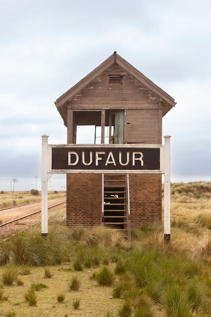 El tren de carga sigue pasando por Dufaur.