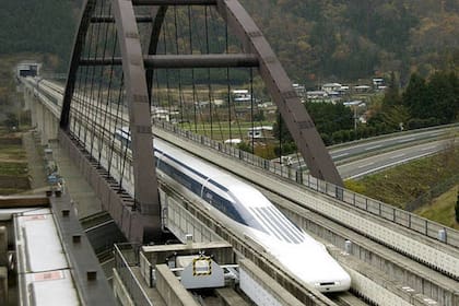 El tren MagLev japonés en la línea de pruebas en la prefectura de Yamanashi, en una imagen de archivo de 2007