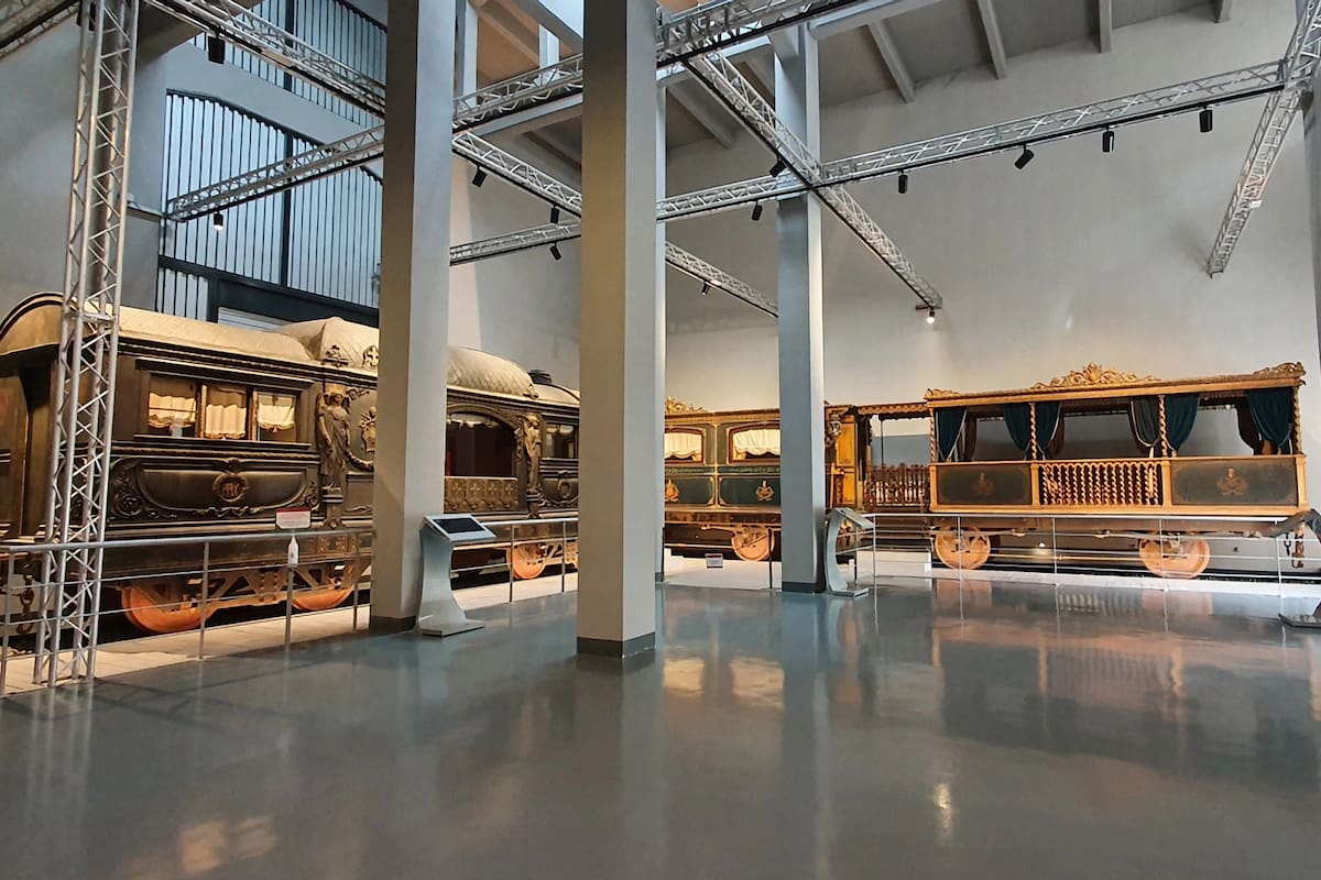 El tren papal. Desde 2016 se exhibe en el museo Centrale Montemartini de Roma