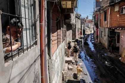 La Prefectura Nacional patrulla el barrio