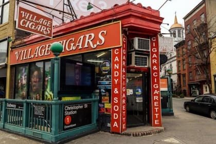 El "Triángulo de Hess", es un símbolo de rebelión en la ciudad de Nueva York y se puede encontrar fuera de una tienda de cigarros en Greenwich Village