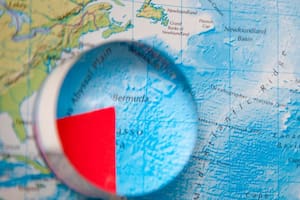 El Triángulo de las Bermudas es una extensión de agua formada por un millón y medio de kilómetros cuadrados entre las islas Bermudas, Puerto Rico y Miami