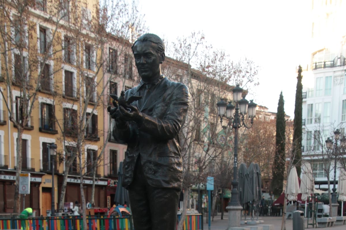El triángulo delimitado por la Calle de Alcalá, la de Atocha y el Paseo del Prado es un delicioso circuito entre grandes obras y pequeñas anécdotas de Cervantes, Lope de Vega y otras plumas del Siglo de Oro