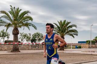 El triatleta argentino que festejó que ganaba... y lo pasaron en los últimos seis metros