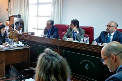 Díaz Gavier, primero desde la izquierda, fue uno de los dos magistrados que decidieron la absolución de Milani