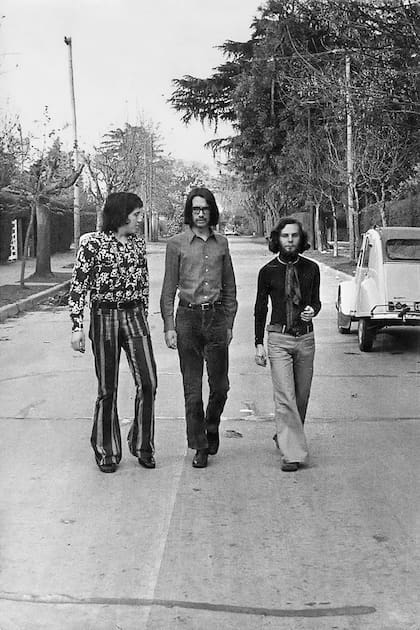 Alejandro Medina, Javier Martínez y Claudio Gabis a comienzos de los años 70