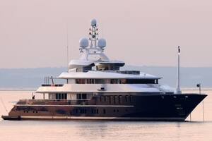 El Triple Seven es uno de los barcos más caros del mundo