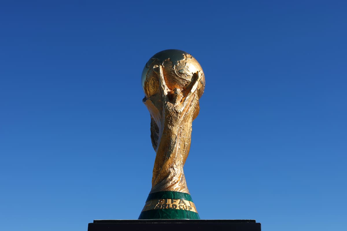 El trofeo de la Copa del Mundo por el que pelearán 48 selecciones; la Argentina lo ganó en 2022 y quiere defenderlo