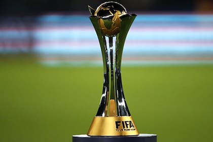 El trofeo del Mundial de Clubes, en juego desde este miércoles en Qatar