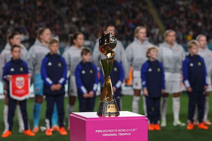 El trofeo del Mundial de fútbol femenino, que quedará en manos de la selección que grite campeona el 20 de agosto