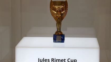El trofeo Jules Rimet fue el primer diseño del premio por ganar la Copa del Mundo.