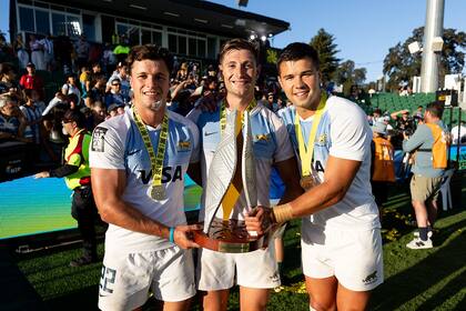 El trofeo para los Pumas 7s