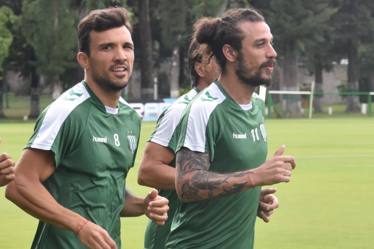 El trote de Daniel Osvaldo en el primer entrenamiento en Banfield