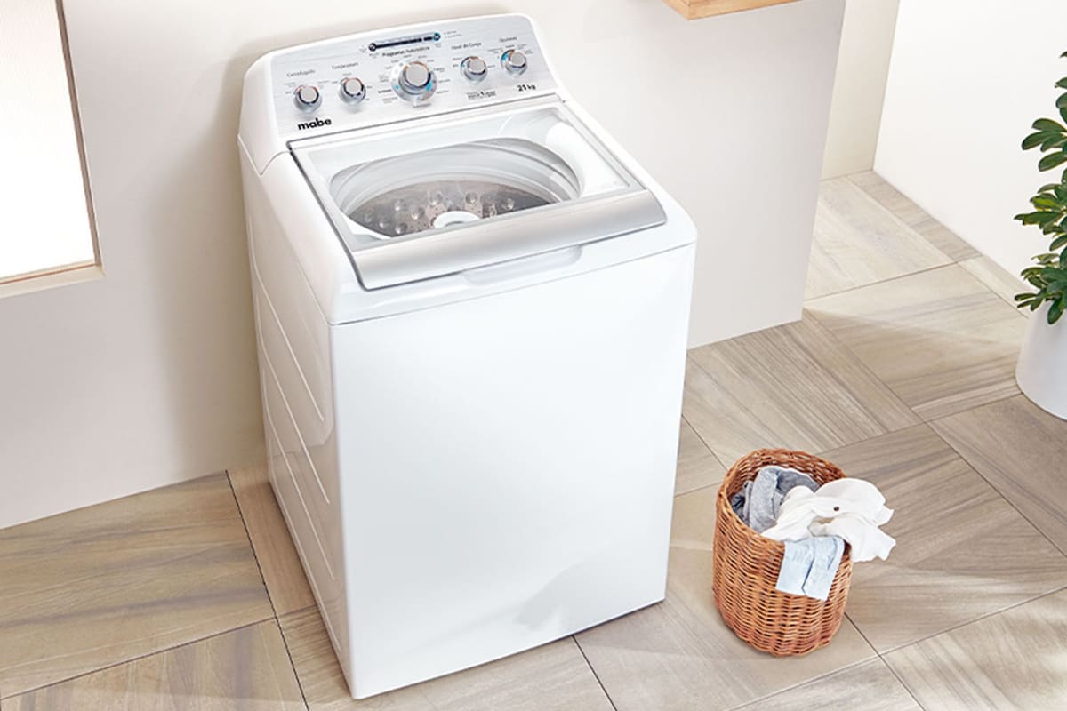 El truco casero para que la ropa quede más limpia tras el lavado