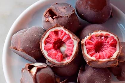 El truco para hacer el mejor postre con frambuesas y que parezca comprado