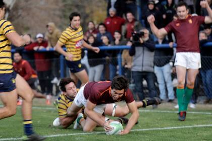 El try de la esforzada victoria de Newman: Juan Bautista Daireaux apoya