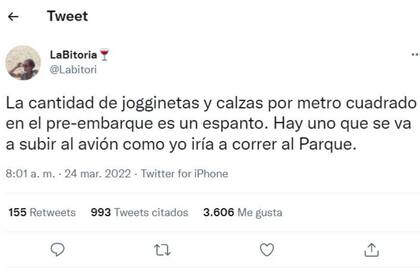 El tuit de la usuaria LaBitoria sobre la vestimenta en el aeropuerto que despertó un sinfín de respuestas a favor y en contra