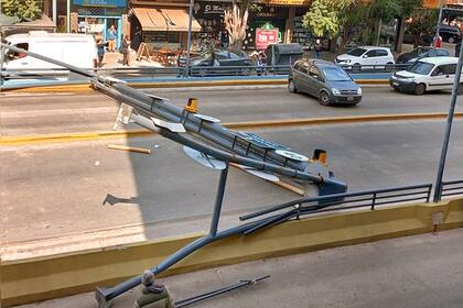 El túnel de Av. Balbín, luego de que un camión derribara el arco metálico