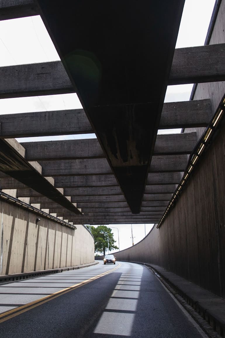 El túnel está conformado por 37 tubos de hormigón a 32 metros de profundidad.