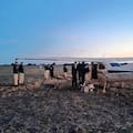 Hallaron un avión abandonado en una zona rural e investigan si fue usado para traficar droga