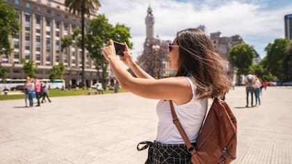 El turismo internacional en Argentina cayó por el "súper peso"
