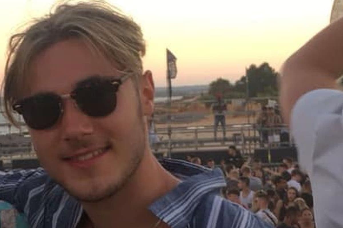 El turista fallecido en Grecia era un estudiante británico de 22 años que viajaba con sus amigos y su familia