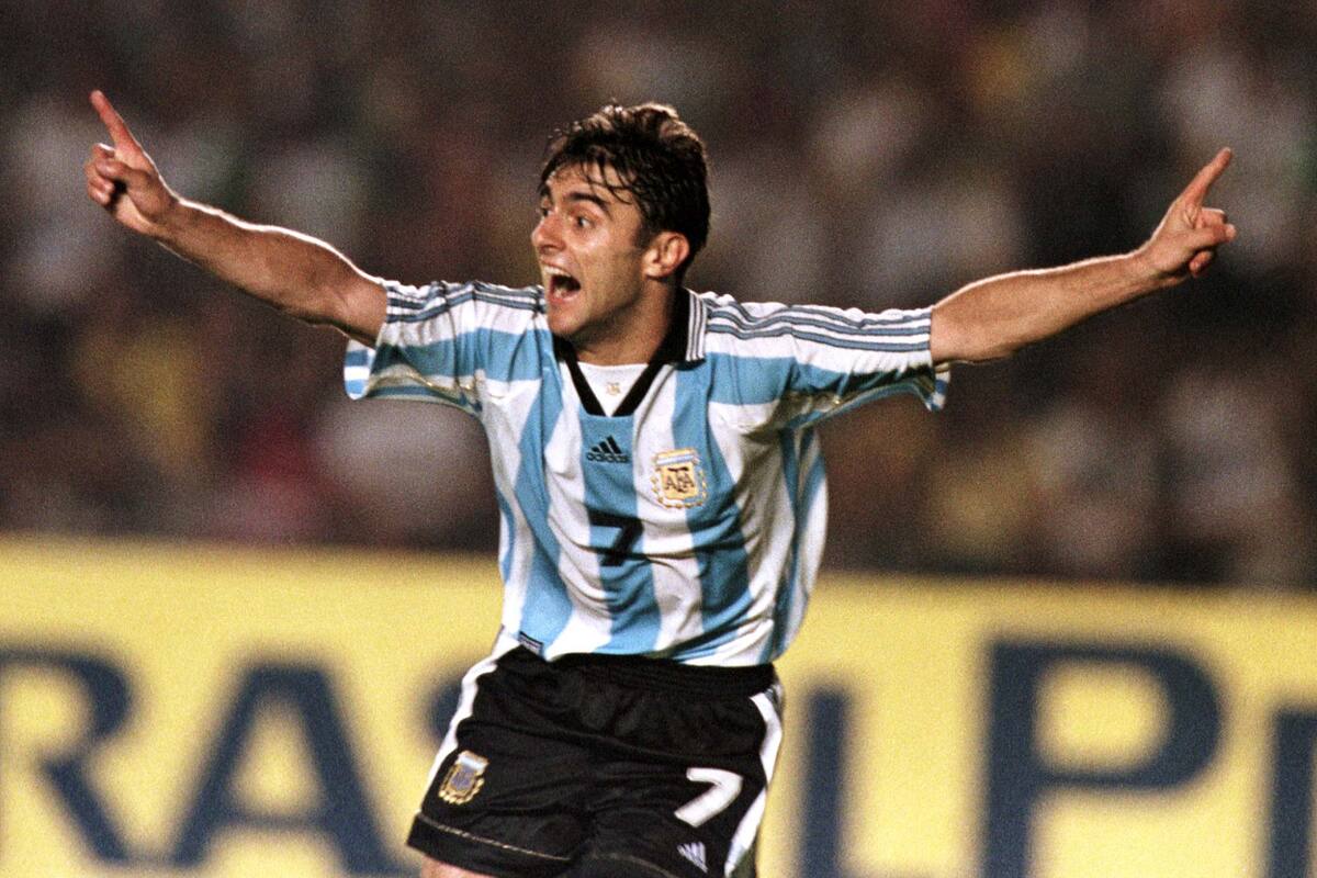 El último gran festejo de la selección: 1-0 antes del Mundial 98, con gol del Piojo López