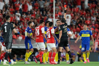 El último Independiente vs. Boca fue muy tenso; ahora por la Copa de la Liga Profesional, ambos procuran el primer triunfo de su respectivo entrenador en un clásico: Eduardo Domínguez en el local y Sebastián Battaglia en el visitante.