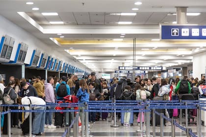 El último paro de personal aeronáutico provocó demoras en Aeroparque.