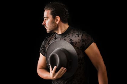 El último tango, la nueva aventura escénica de Hernán Piquín que lo instala en un espacio de fusión para la danza clásica