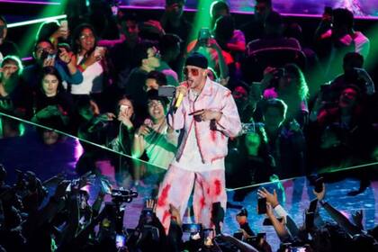 ‘El último tour el mundo’ se convirtió en el primer álbum íntegramente en español en encabezar la lista de musical de Billboard 200