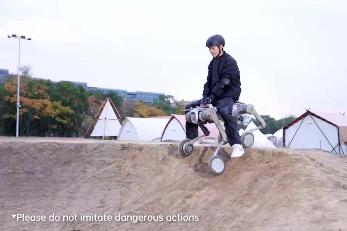 El Unitree B2-W es un robot cuadrúpedo todoterreno capaz de llevar hasta una persona