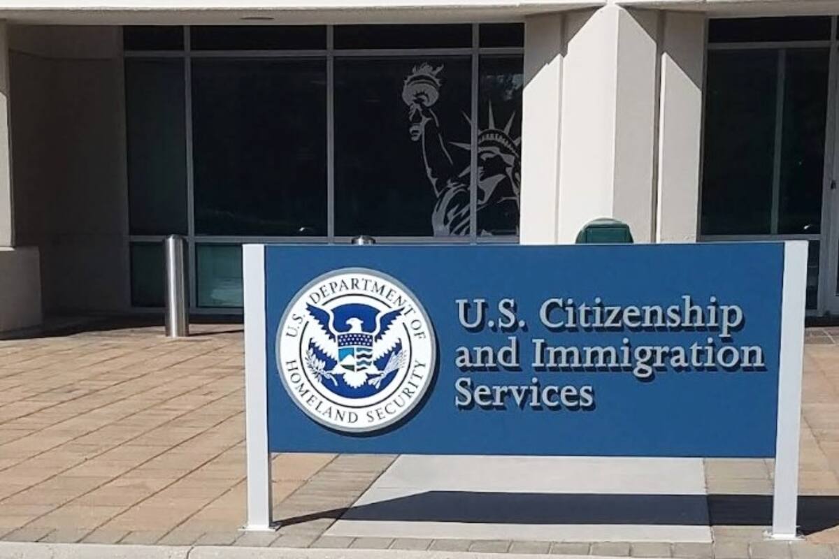 El Uscis ampliará sus atribuciones policiales y permitirá a sus agentes portar armas, ejecutar órdenes de arresto y llevar a cabo investigaciones de fraude migratorio
