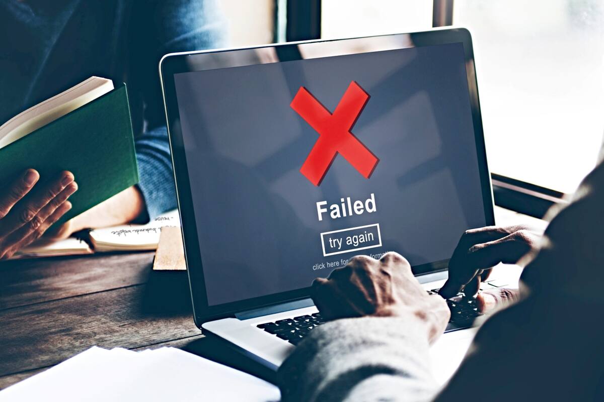 El Uscis anunció el mantenimiento de su sistema; algunos servicios podrían presentar interrupciones