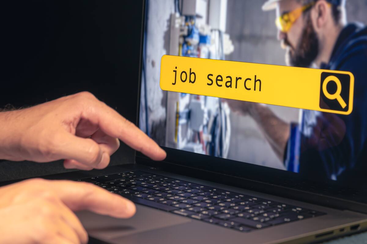 El Uscis anunció hace unas semanas una nueva regla que afecta la renovación de los permisos de trabajo