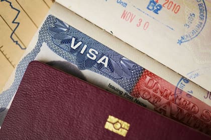 El Uscis aplica nuevos costos de procesamiento para ciertas visas en 2026