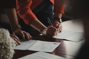El Uscis busca que los solicitantes de ajustes de estatus puedan identificar más fácil si tienen carga pública que impida su proceso