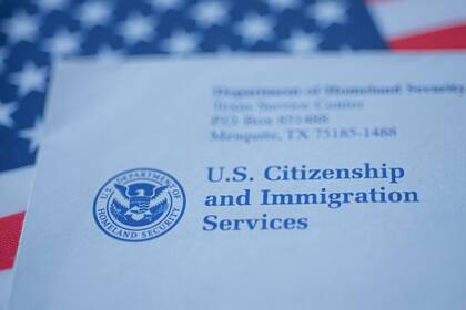 El Uscis detalló las razones del cambio en la renovación automática de los permisos EAD