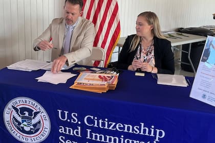 El Uscis es la agencia federal que supervisa la inmigración legal a Estados Unidos