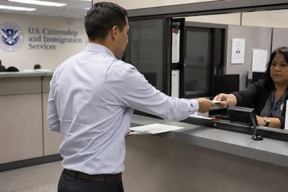 El Uscis sostiene que el nuevo valor del N-400 busca cubrir por completo la revisión del expediente