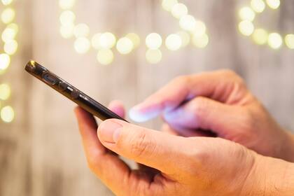 El uso compulsivo del celular acelera los comportamientos ansiosos (Foto: Freepik)