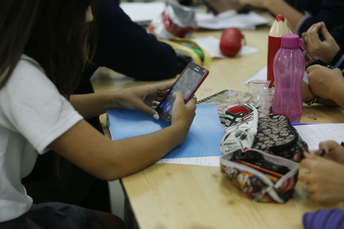 El uso de celulares en las escuelas, cada vez más frecuente