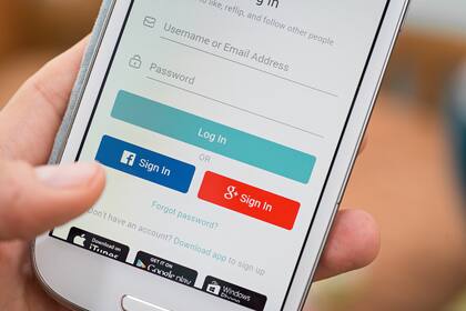 El uso de la cuenta de Facebook y Google data de 2014, cuando se comenzaron a ofrecer el servicio de validación de identidades basado en el estándar denominado OpenID Connect