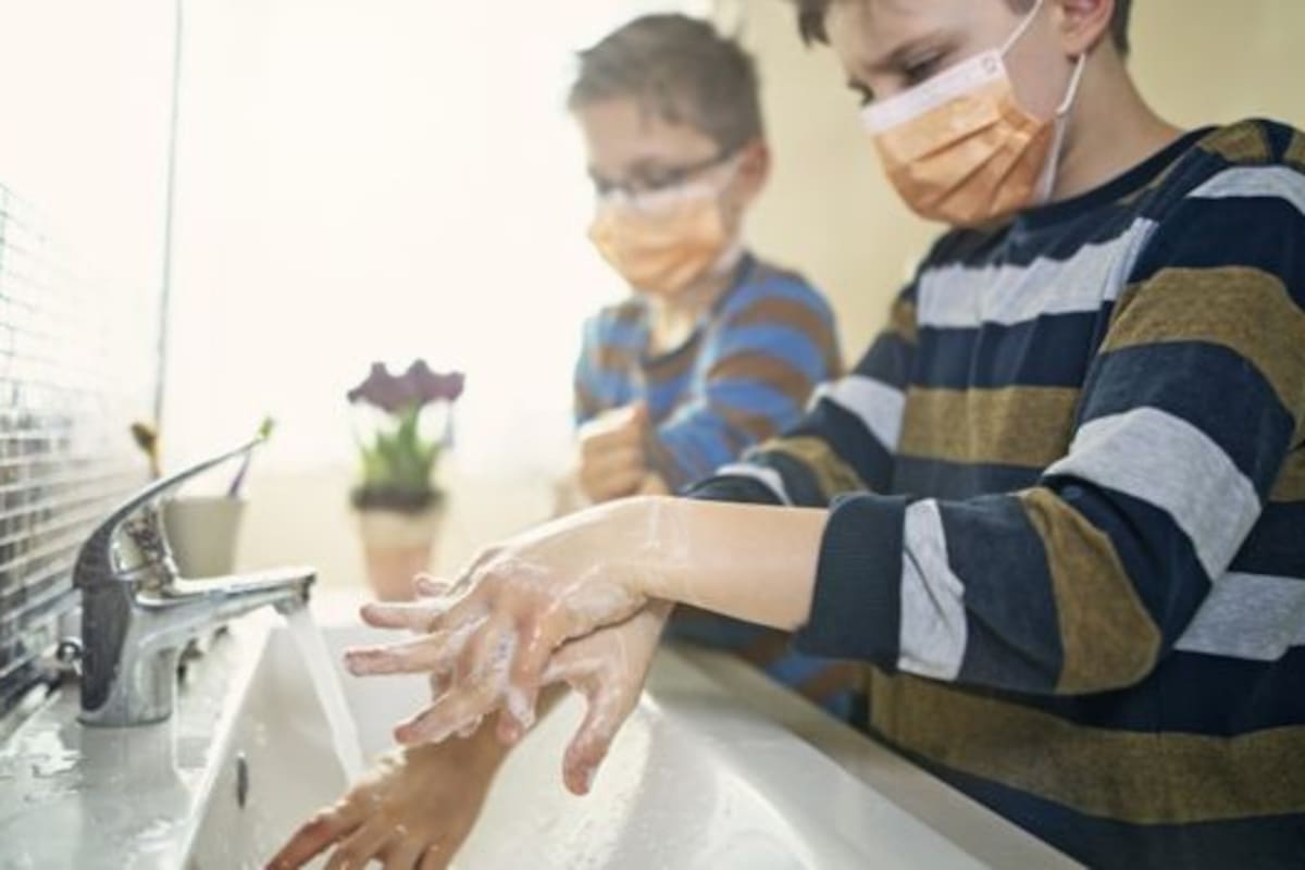 El uso de mascarillas se debe complementar con otras medidas como el lavado de manos