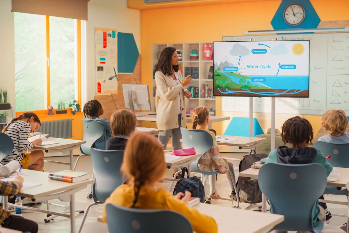 El uso de YouTube en el aula está muy extendido, pero conlleva ciertos riesgos, sobre todo si no se presta atención a los videos encadenados y a la publicidad que los separa