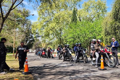 El uso del casco es obligatorio en las motos en la Argentina