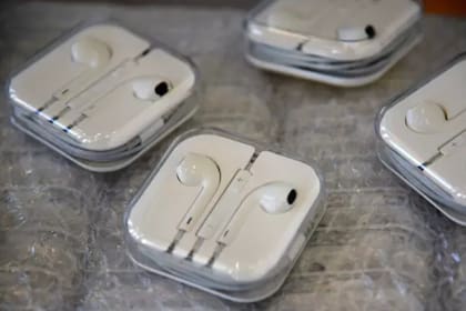 El uso prolongado de auriculares provocó en el niño la formación de hongos, ya que no permitían la correcta oxigenación del canal auditivo