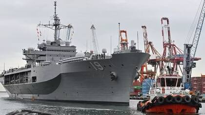 El USS Blue Ridge de la Séptima Flota de EE.UU., del cual numerosos oficiales fueron sobornados